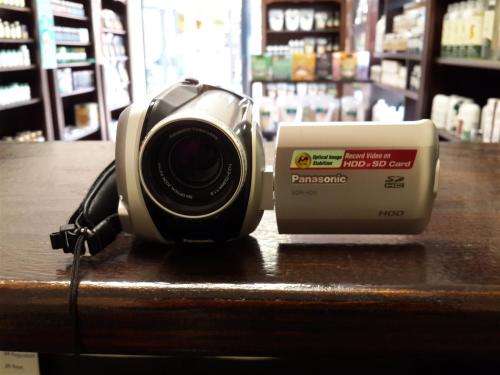 Panasonic SDR-H20 Video camera with 32 x Optical zoom and 30GB HDD